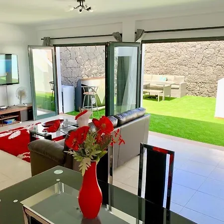 فيلة Playa Blanca Sleeps 8 With Pool Air Con And Wifi