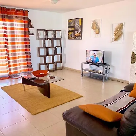 Playa Blanca Sleeps 8 With Pool Air Con And Wifi بلايا بلانكا