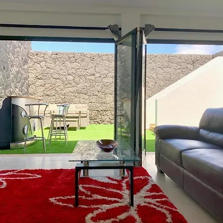 Playa Blanca Sleeps 8 With Pool Air Con And Wifi Villa *