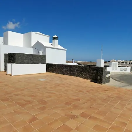 Playa Blanca Sleeps 8 With Pool Air Con And Wifi *
